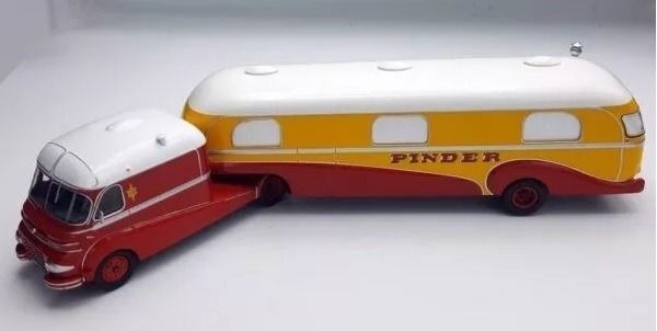 MAGPINC03-C04SET - FORD F798 4x2 met caravan aanhanger 1 as Cirque PINDER - 1