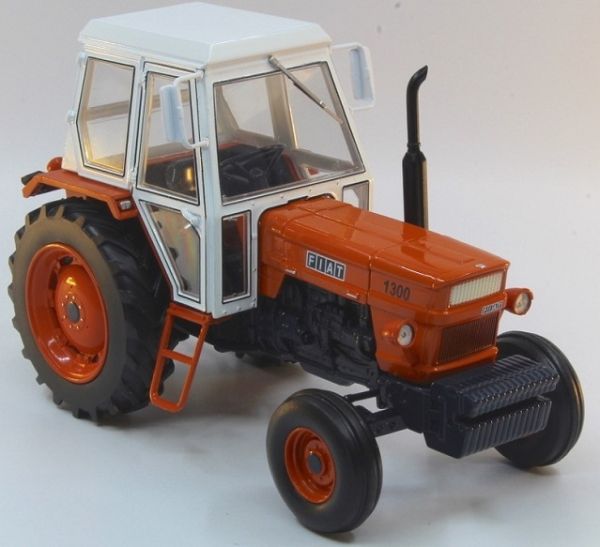 REP236 - FIAT 1300 2 wielen - 1