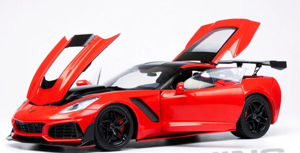 IXO18RDC243-FO - CHEVROLET Corvette C7 ZR1 2019 Rood - 1