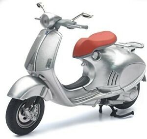 NEW57853A - VESPA 125 ETS grijs - 1