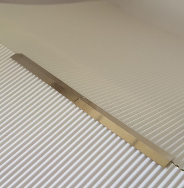 MCD-072-B - Nok voor metalen platen lengte 7cm breedte 1 cm - 1