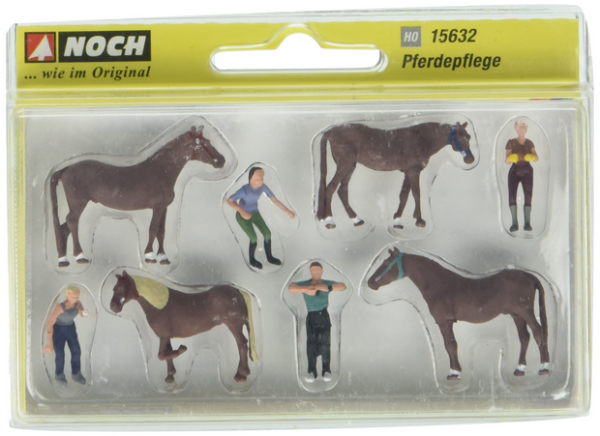 NOC15632 - Kavel van 4 paarden en figuren - 1