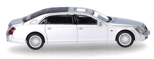 HER87MC000023 - MAYBACH 62S 2002 zilver - 1