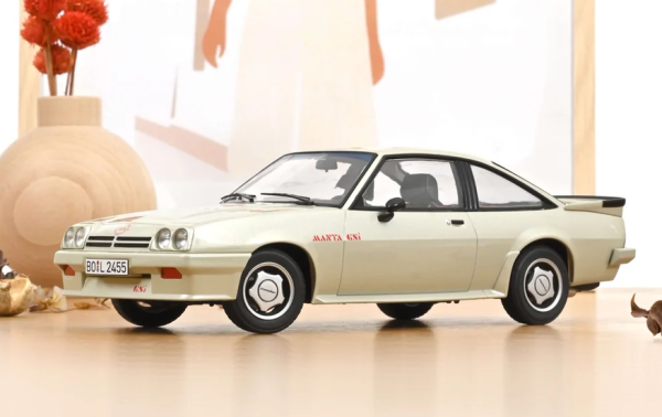 NOREV183307 - OPEL Manta GSi 1987 platina metallic - 1