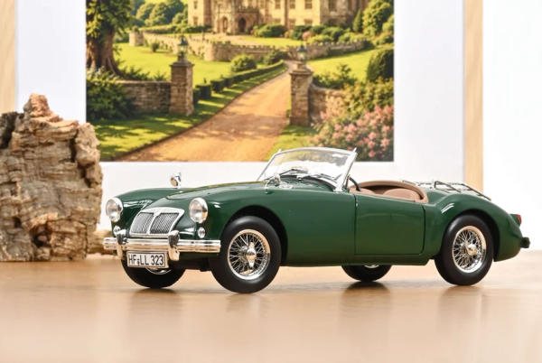 NOREV182610 - MGA 1955 British Racing-groen - 1