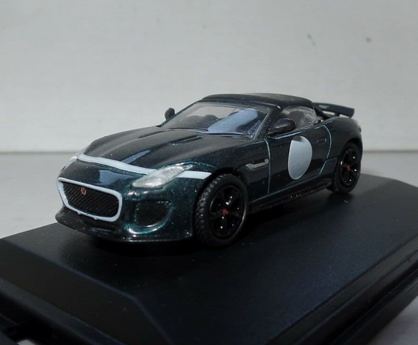 OXF76JFT001 - JAGUAR F-Type Project 7 groen (British Racing Green) - 1