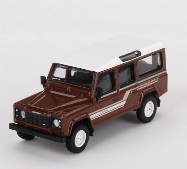 MGT00734-L - LAND ROVER Defender 110 Country Station Wagon 1985 bruin - 1