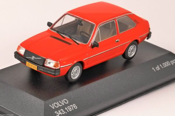 WBX208 - VOLVO 343 1976 rood - 1