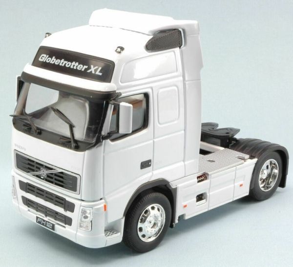 WEL32630WA - VOLVO FH12 Globetrotter XL 4x2 wit - 1
