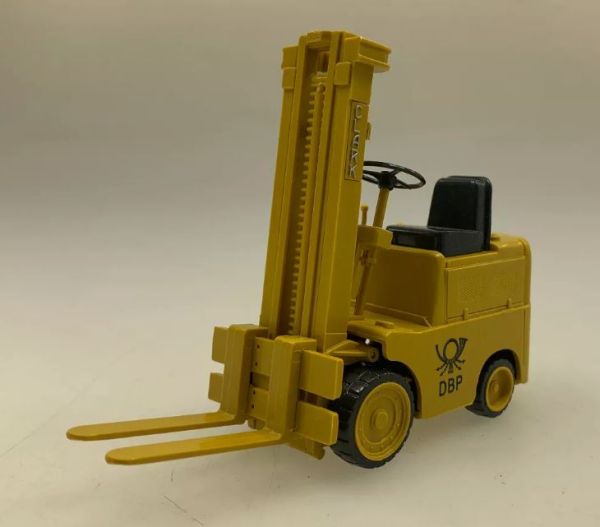 WIK83-10 - GEBRUIKT - CLARK Heftruck, Geel - DBP - Deutsche Bundespost - 1