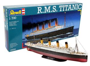 REV05210 - RMS Titanic om in elkaar te zetten en te schilderen
