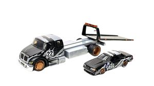 MST15055MJBKS - INTERNATIONAL Durastar Flatbed 1988 met FORD Mustang LX #22 - TOYO TIRES in blisterverpakking