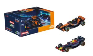 CARRERA15813037 - Set van 2 auto's – ORACLE Red Bull RB21 # M. Verstappen / McLaren MCL39 #4 L. Norris