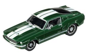 CARRERA15817085-C - Groen-witte Ford Mustang uit 1967 (wrijvingsaandrijving)