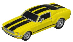 CARRERA15817085-D - Geel-zwarte Ford Mustang uit 1967 (wrijvingsaandrijving)