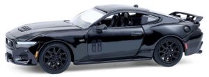 GREEN28170-B - 2024 FORD Mustang GT Coupé zwart uit de BLACK BANDIT-serie in blisterverpakking