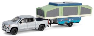 GREEN32320-D - CHEVROLET Silverado High Country met camper 2024 Grijs uit de HITCH & TOW-serie