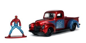 JAD33075 - FORD PICK-UP SPIDER MAN FIGUUR 1941 rood