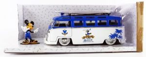 JAD33179 - VOLKSWAGEN Combi 1963 met MICKEY-figuurtje