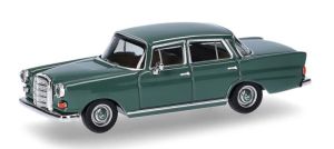 HER420457-004 - Groene MERCEDES BENZ 200 Heckflosse