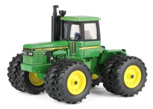 ERT45998 - JOHN DEERE 8450 met dubbele wielen - Prestige Collectie