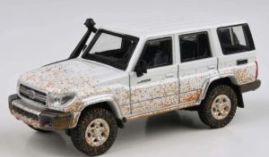 PAR64-56312 - TOYOTA Land Cruiser LC76 Off Road Effect 2014 Wit