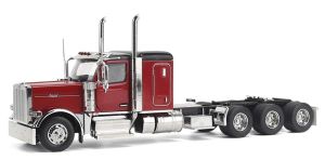 DCM71145 - PETERBILT Model 589 met slaapcabine en tridem-as (rood)