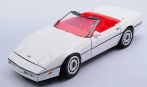 MMAX73298WH - Chevrolet Corvette uit 1986, wit