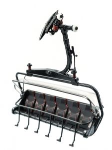 JC86503 - Zwart en rood 6-persoons stoeltjeslift