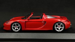 MXC940062631 - 2003 Porsche Carrera GT Rood