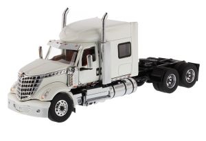 DCM71024 - INTERNATIONAAL Lonestar 6x4 Wit