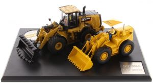 DCM85558 - Evolution Series set met twee CATERPILLAR laders de 966A en de 966M met drivers