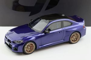 GT552 - BMW M2 CS 2025 Fluweelblauw en Paars