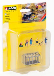 NOC12030 - Set van 6 karakters met een tuinkas