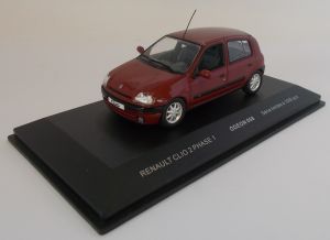ODE056 - RENAULT Clio 2 fase 1 rood gelimiteerd tot 1000 exemplaren
