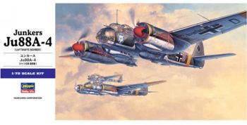 HAW00555 - Junkers Ju88A-4 vliegtuigen worden geassembleerd en geschilderd