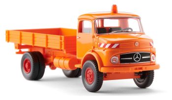 WIK089506 - MERCEDES-BENZ LAK 710 4x2 forwarder oranje