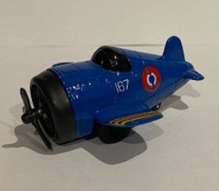 NEW01277A - Blauw vliegtuig met gele frictiestrepen