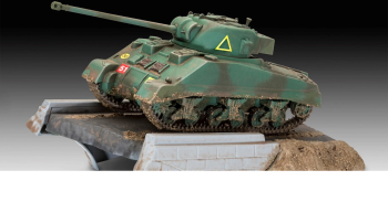 REV03299 - Diorama-set - SHERMAN FIREFLY om in elkaar te zetten en te schilderen