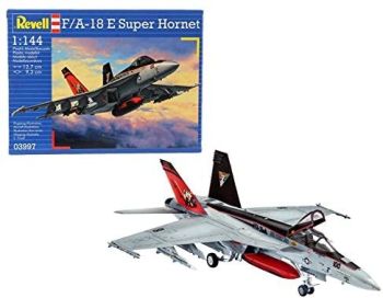 REV03997 - Bouw en schilder F/A-18E Super Hornet straaljager