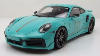 MNC113069077 - PORSCHE 911 Turbo S Coupé Sport design 2021 groen