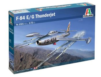 ITA1321 - REPLUBLIC F-84 G Thunderjet bommenwerper om te assembleren en te schilderen
