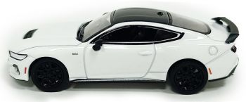 GREEN13370-F - 2024 Ford Mustang White GL Muscle Series, nog in blisterverpakking