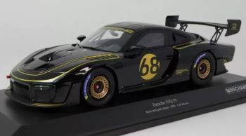 MNC155067568 - PORSCHE 935/19 2020 Zwart met gouden strepen