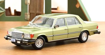 NOREV183975 - MERCEDES-BENZ 450 SEL 1979 Zilvergroen Amerikaanse TV-versie