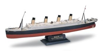 REV10445 - RMS Titanic om in elkaar te zetten en te schilderen