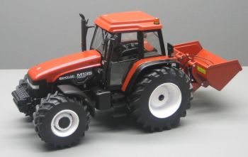 REP095 - NEW HOLLAND M135 met kipper