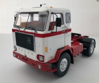 MOD18141 - VOLVO F88 4x2 1971 Wit en rood