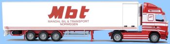 AWM71284 - VOLVO FH12 Globetrotter 4x2 Met koeloplegger 3 Assen "MBT" Schaal: 1/87