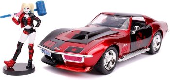 JAD253255019 - CORVETTE Chevy Stingray met HARLEY QUINN-figuur